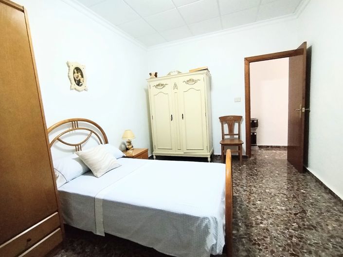 Image No.28-4 Bed Country House for sale