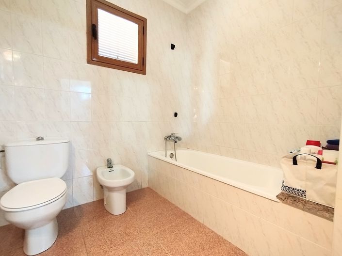 Image No.31-4 Bed Country House for sale