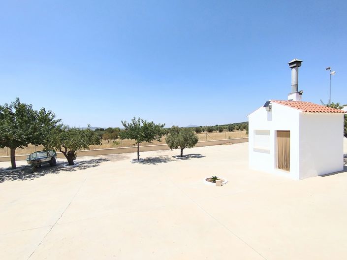 Image No.37-4 Bed Country House for sale