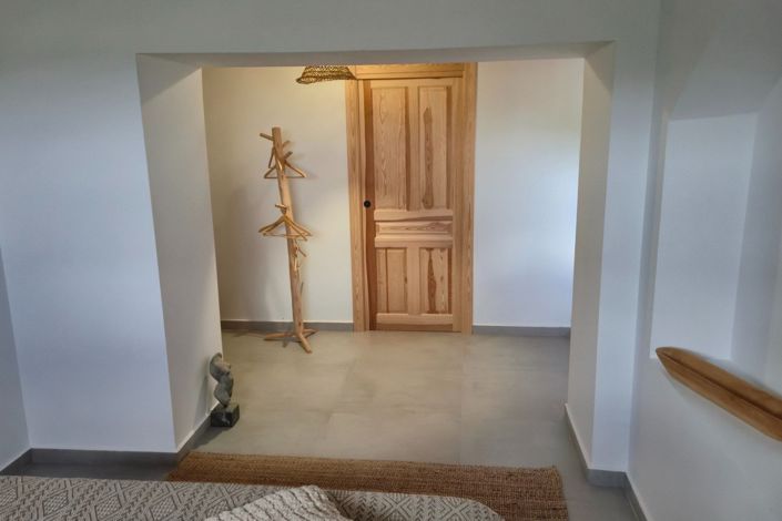 Image No.19-5 Bed Commercial for sale