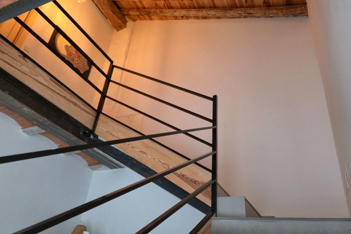Image No.48-5 Bed Commercial for sale
