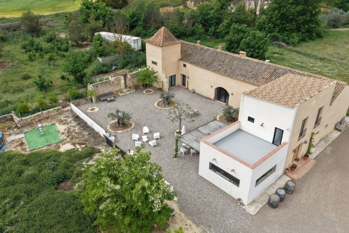 Image No.5-5 Bed Commercial for sale