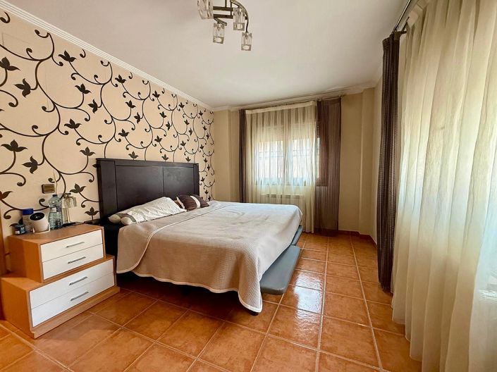 Image No.16-3 Bed Townhouse for sale