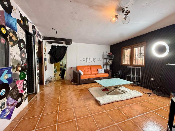 Image No.27-3 Bed Townhouse for sale