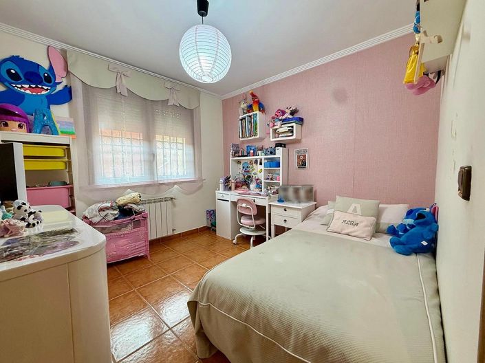 Image No.28-3 Bed Townhouse for sale