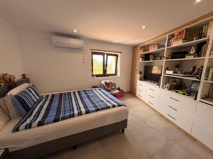 Image No.17-4 Bed Apartment for sale