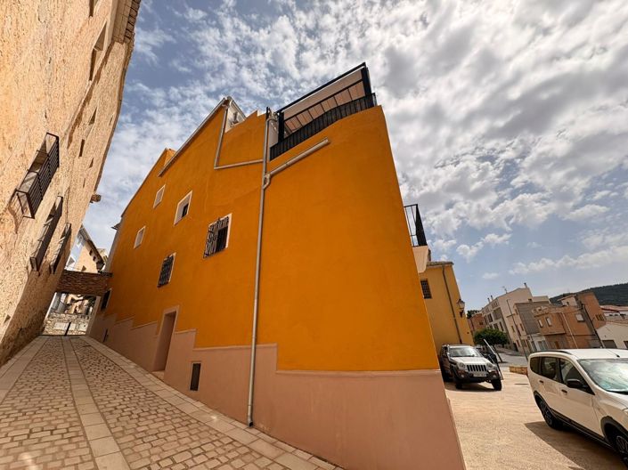 Image No.25-4 Bed Apartment for sale