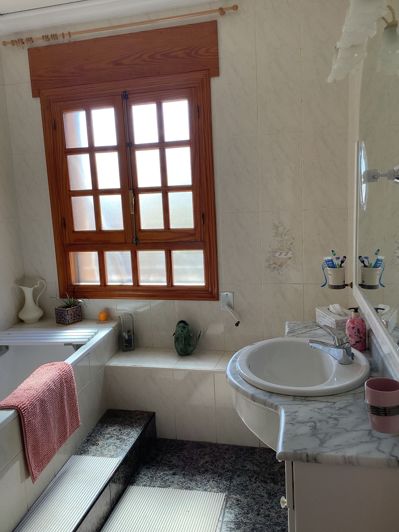 Image No.22-4 Bed Townhouse for sale