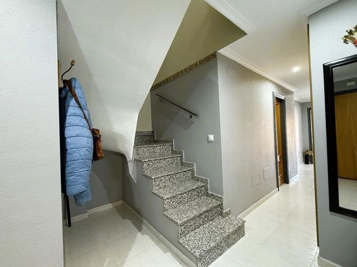 Image No.17-3 Bed Apartment for sale
