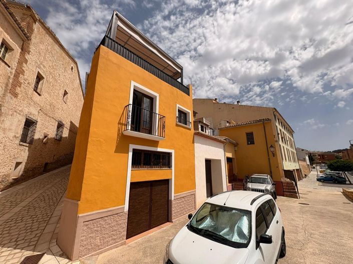 Image No.26-4 Bed Townhouse for sale
