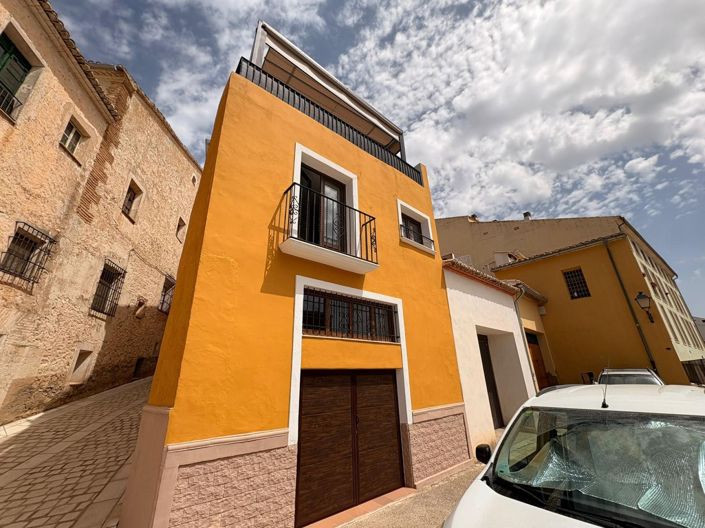 Image No.4-4 Bed Townhouse for sale