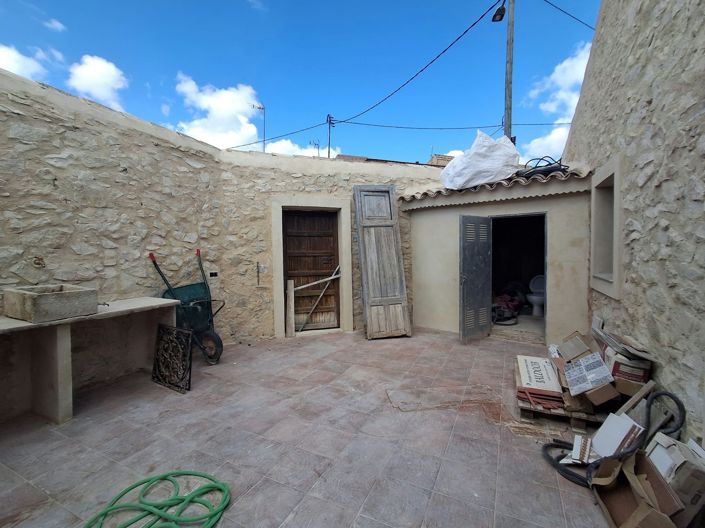 Image No.2-Maison de campagne de 3 chambres à vendre à La Romana