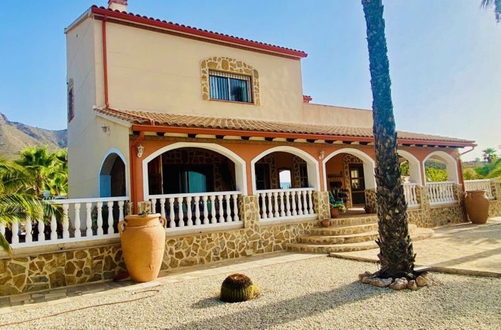Image No.3-4 Bed Villa for sale