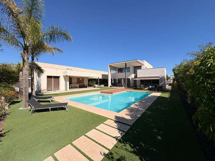 Image No.4-4 Bed Villa for sale