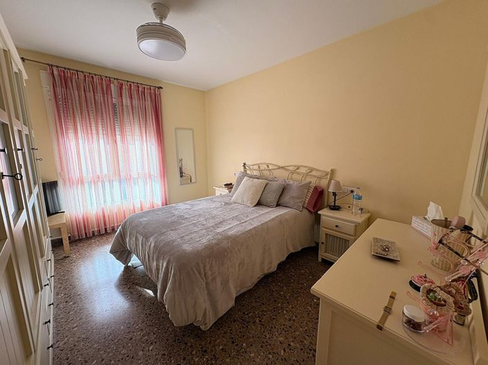 Image No.17-3 Bed Townhouse for sale