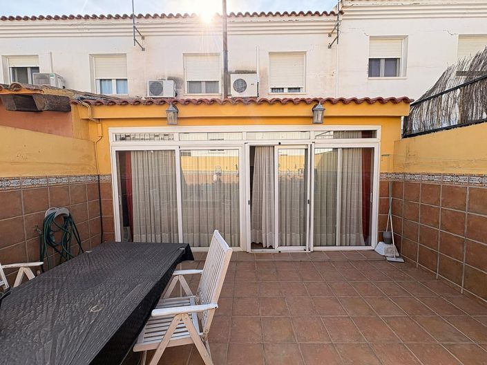 Image No.27-3 Bed Townhouse for sale