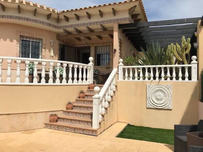 Image No.30-3 Bed Villa for sale