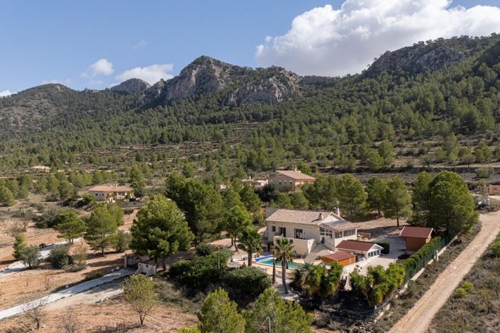 Image No.3-4 Bed Villa for sale