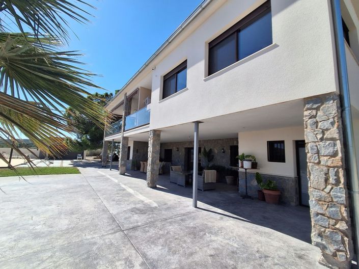 Image No.12-7 Bed Villa for sale
