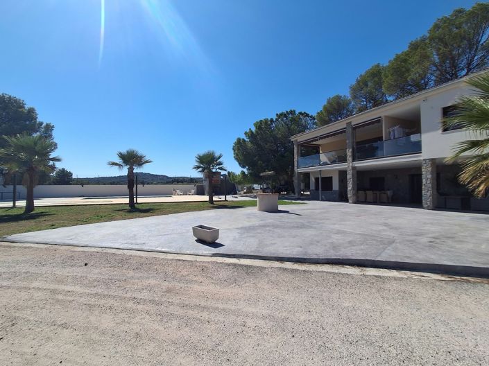 Image No.16-7 Bed Villa for sale