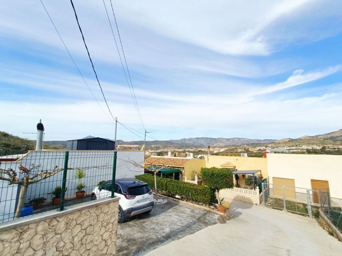 Image No.23-3 Bed Country House for sale