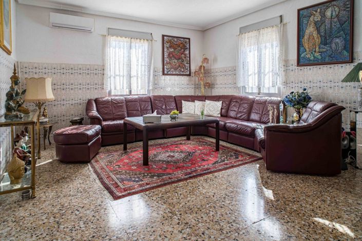 Image No.8-4 Bed Villa for sale
