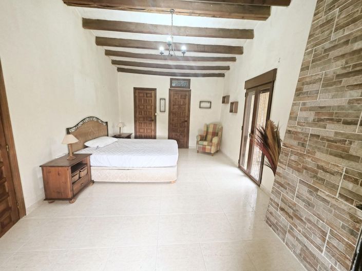 Image No.4-Casa de campo con 5 dormitorios en venta