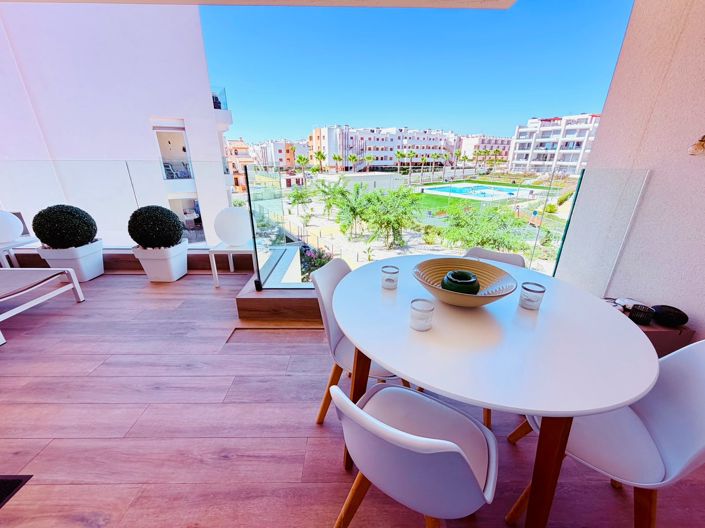Image No.8-2 Bed Apartment for sale
