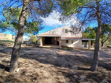 1 - Caudete, Casa de campo