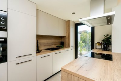 b52marbellalakeapartmentsnueva-andaluciakitch