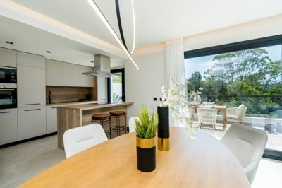 b53marbellalakeapartmentsnueva-andaluciakitch