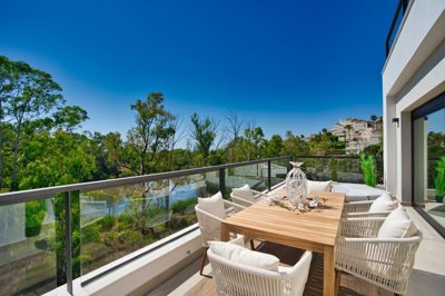 a8marbellalakeapartmentsnueva-andaluciaterrac