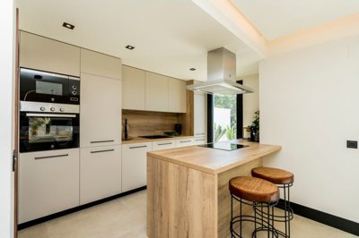 b51marbellalakeapartmentsnueva-andaluciakitch