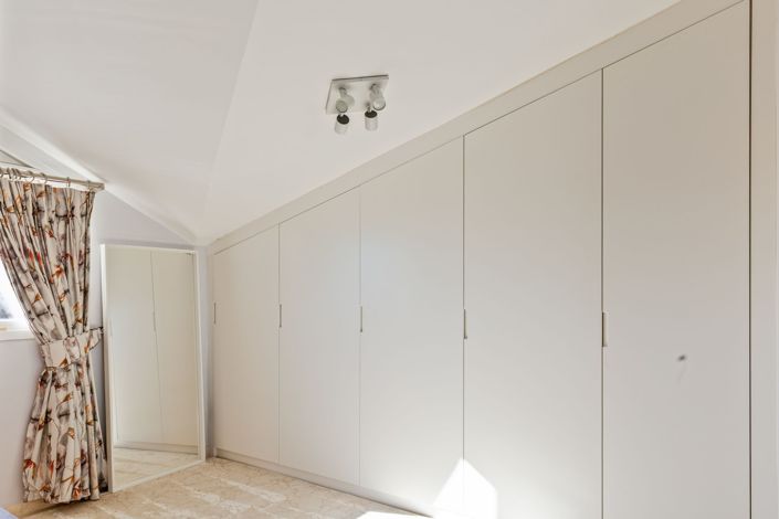 Image No.30-5 Bed Townhouse for sale