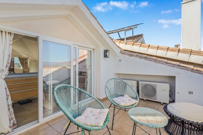 Image No.34-5 Bed Townhouse for sale