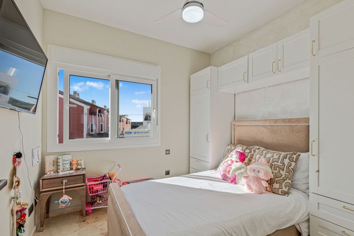 Image No.50-5 Bed Townhouse for sale