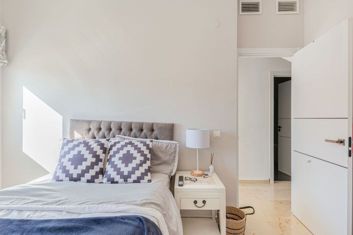 Image No.58-5 Bed Townhouse for sale