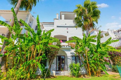 16-back-of-apartment-from-communal-gardens