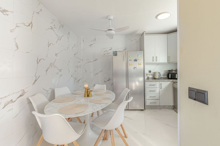 Image No.14-5 Bed Townhouse for sale