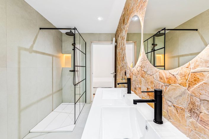 Image No.18-4 Bed Apartment for sale