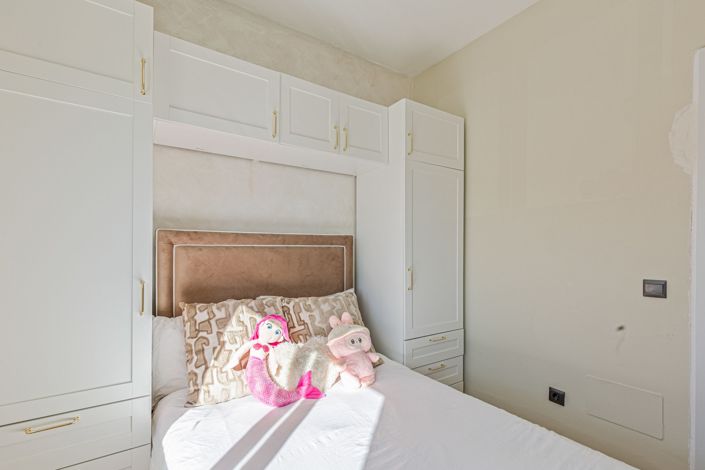 Image No.52-5 Bed Townhouse for sale