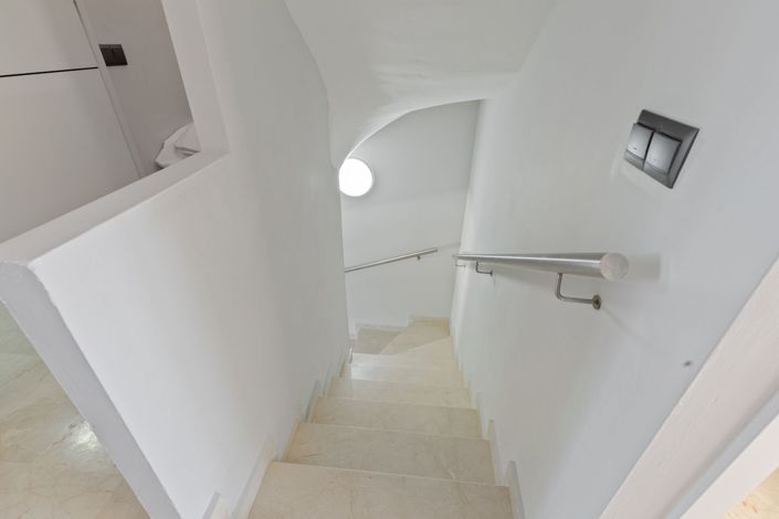 Image No.37-5 Bed Townhouse for sale