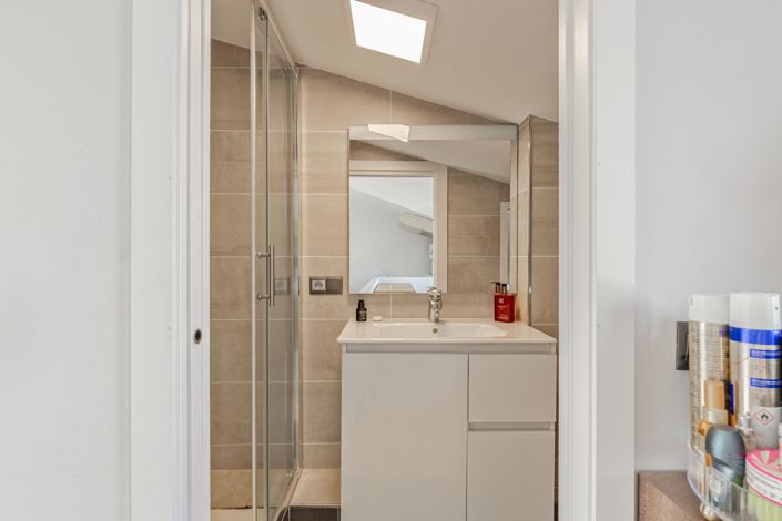 Image No.33-5 Bed Townhouse for sale