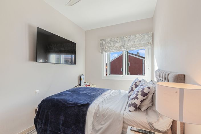 Image No.55-5 Bed Townhouse for sale