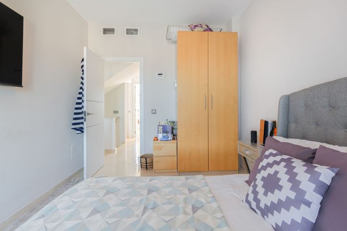 Image No.41-5 Bed Townhouse for sale