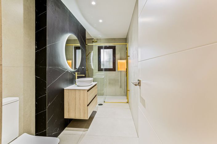 Image No.22-4 Bed Apartment for sale