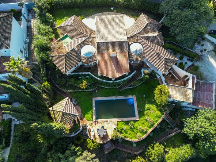 Image No.11-5 Bed Property for sale