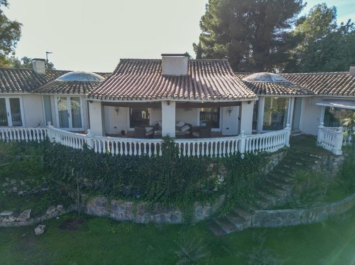 Image No.13-5 Bed Property for sale