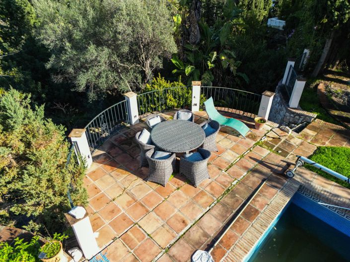 Image No.20-5 Bed Property for sale