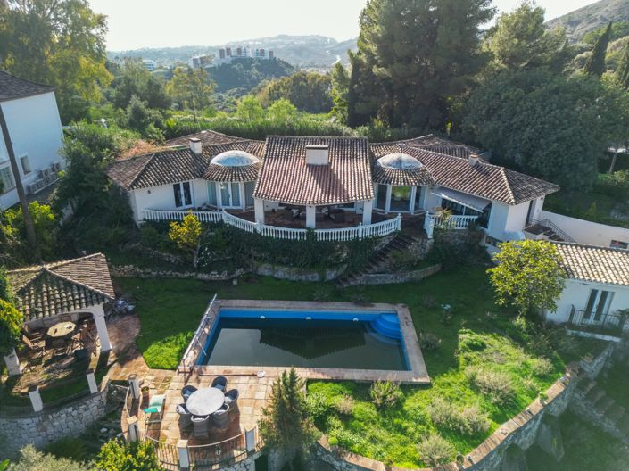 Image No.28-5 Bed Property for sale